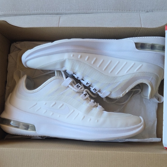 Nike Air Max Womens Axis White Neutral Fashion Sneakers 7.5 Gym Athleisure Shoes - Picture 5 of 16